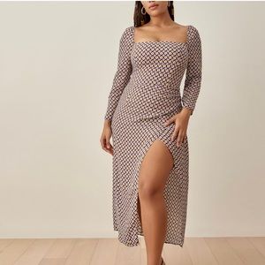 Reformation HILDA dress size 6. Excellent condition. Worn twice.